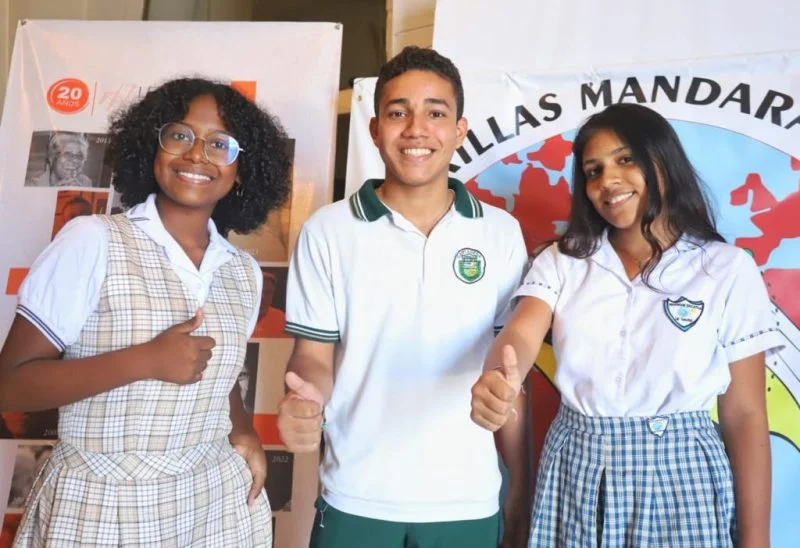 Estudiantes de Cartagena, Colombia, participando en el intercambio literario del Congreso Orillas Mandarache en España